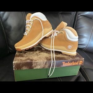 Timberland ACT Womens Nellie Boots 85345 Sz 6.5